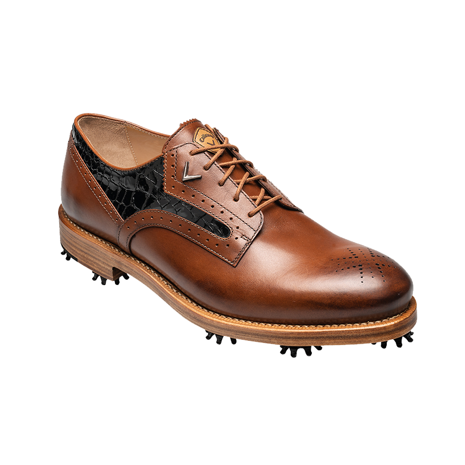 classic looking golf shoes
