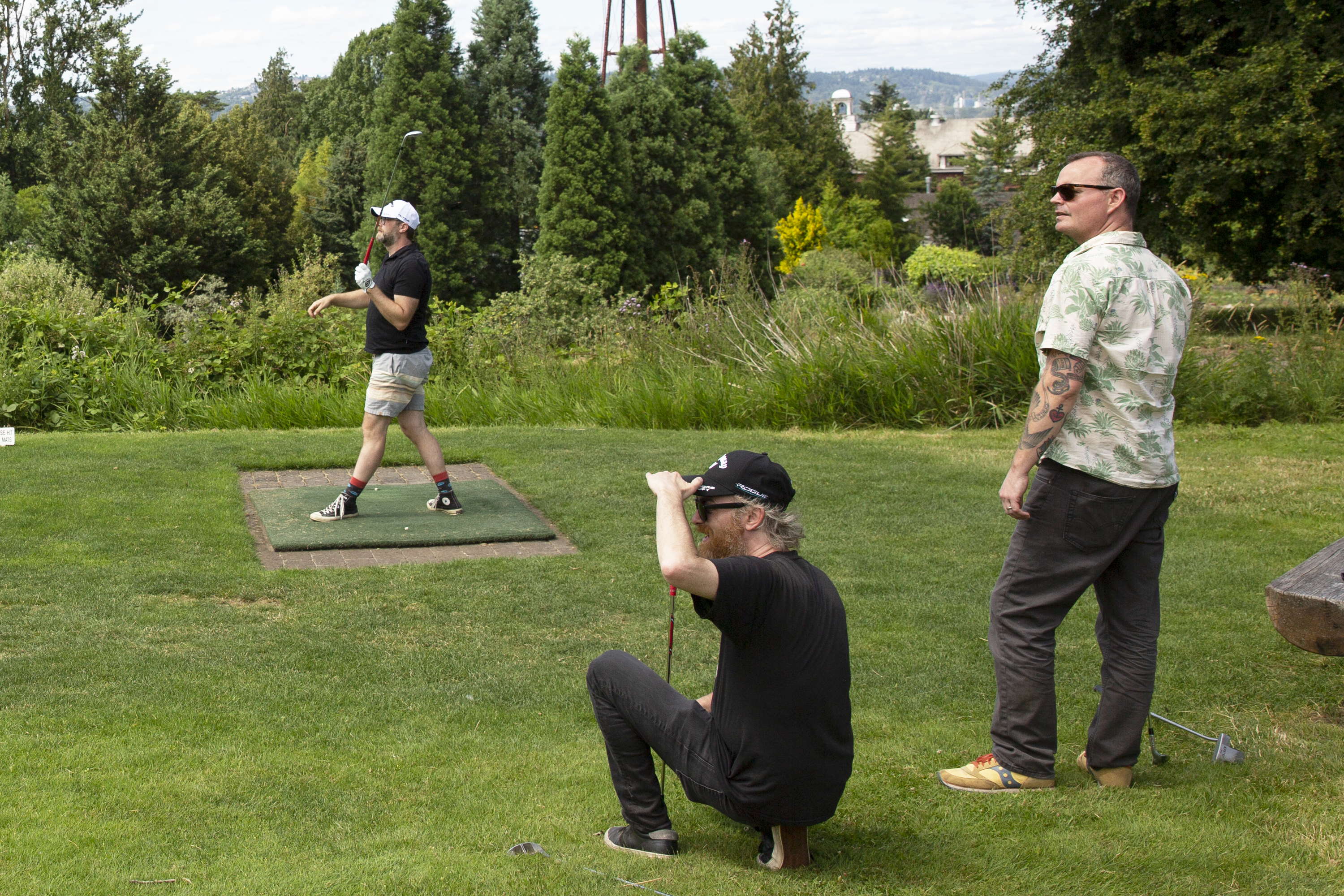 Red Fang eyeing down a tee shot